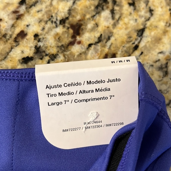 Womens Nike fitted shorts - Picture 3 of 5